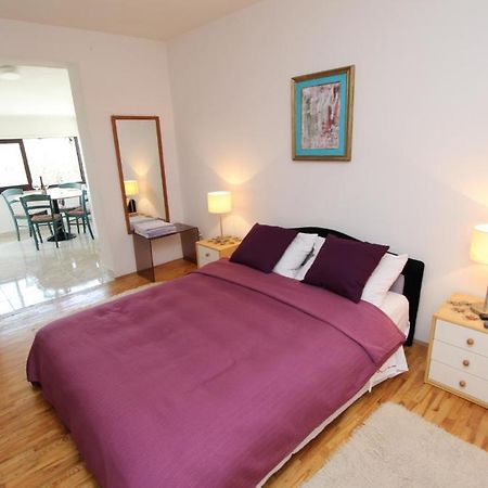 Apartments Milena ロヴィニ エクステリア 写真